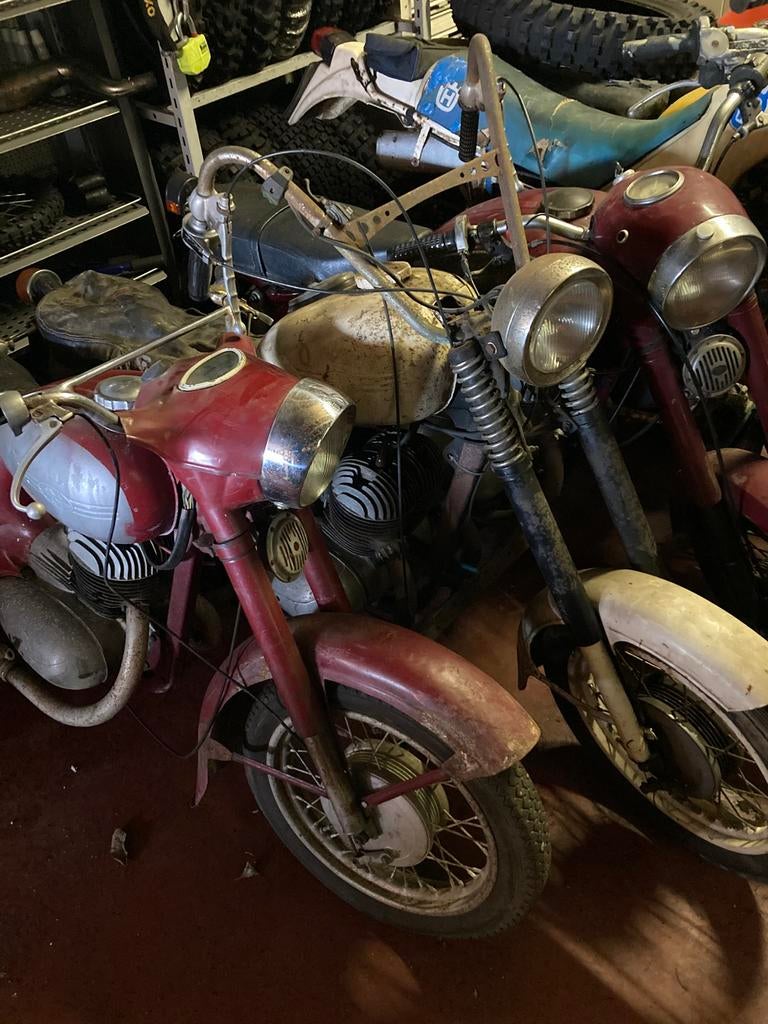 11 pièces de jawa cz motors old timer barn find, 1 cylindre
