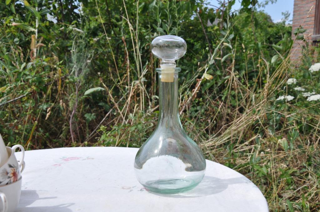 carafe en verre bombée bouchon boule, Antiquités & Art, Enlèvement ou Envoi