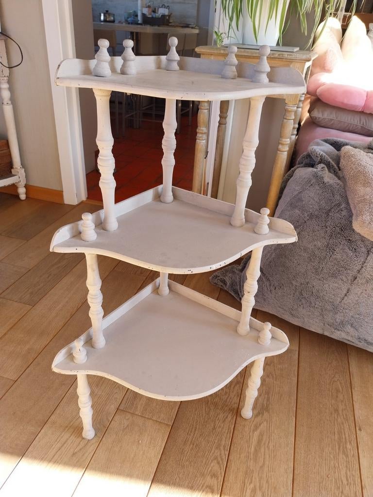 petite étagère décorative (pour salle de bain par exemple)., Utilisé