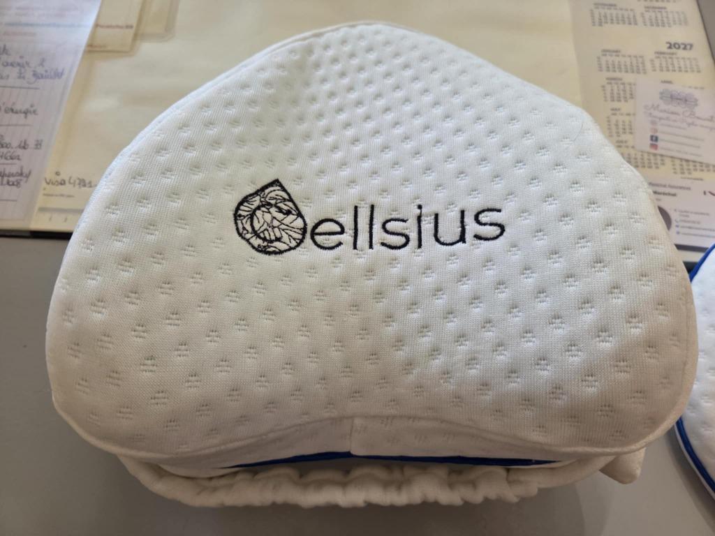 Coussin orthopédique CELLSIUS Neuf + seconde housse, Neuf, Ergonomique, Blanc, En forme de cœur