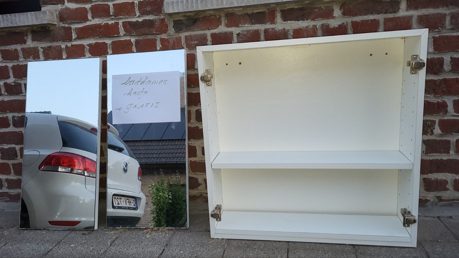 Spiegelkast, Enlèvement