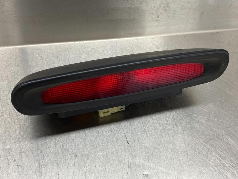 FEU STOP CENTRAL ARRIERE Hyundai Terracan (01-2001/12-2006), Autos : Pièces & Accessoires, Éclairage, Hyundai, Utilisé