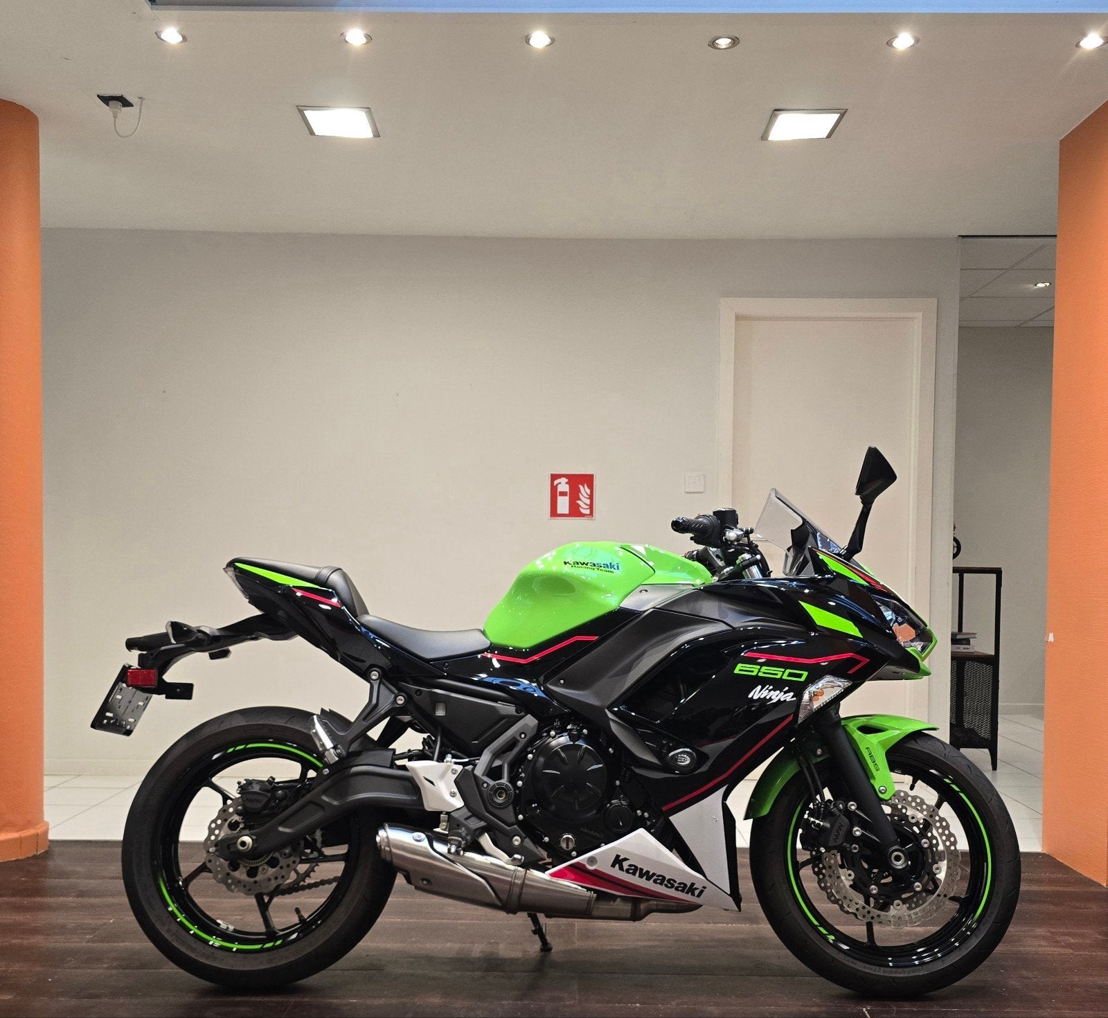 Kawasaki Ninja 650 KRT**2022**2.378km**Garantie, Motoren, Bedrijf, ABS, 650 cc