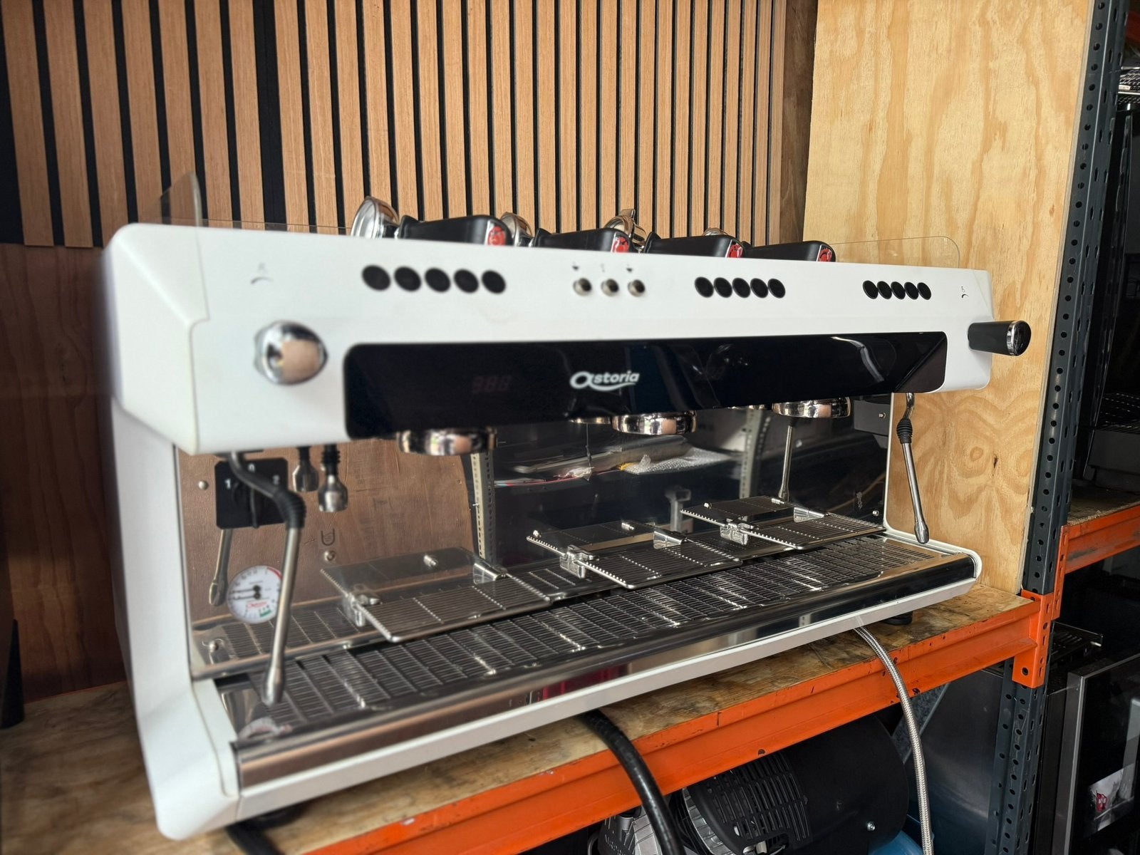 Astoria Core 200 – 3 Groep – Showroommodel | Bouwjaar 2022, Elektronische apparatuur, Koffiezetapparaten, Ophalen of Verzenden