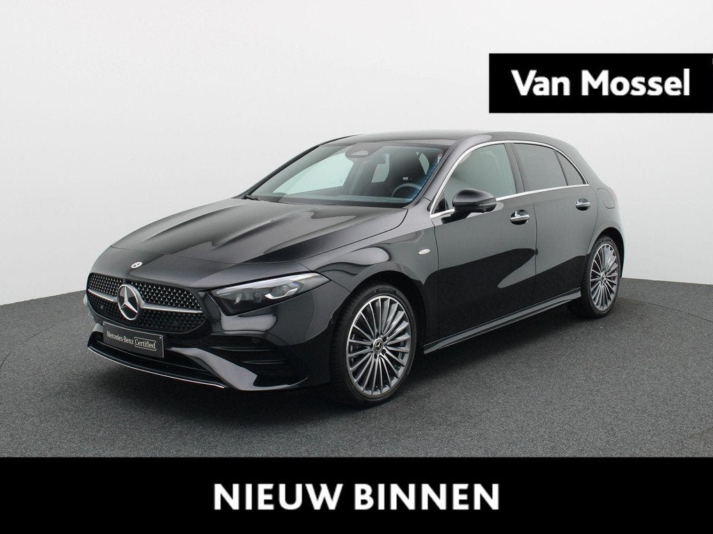 Mercedes-Benz A 250 e AMG Line + PANO DAK + MULTIBEAM LED +, Auto's, Stof, Gebruikt, Zwart, Zwart