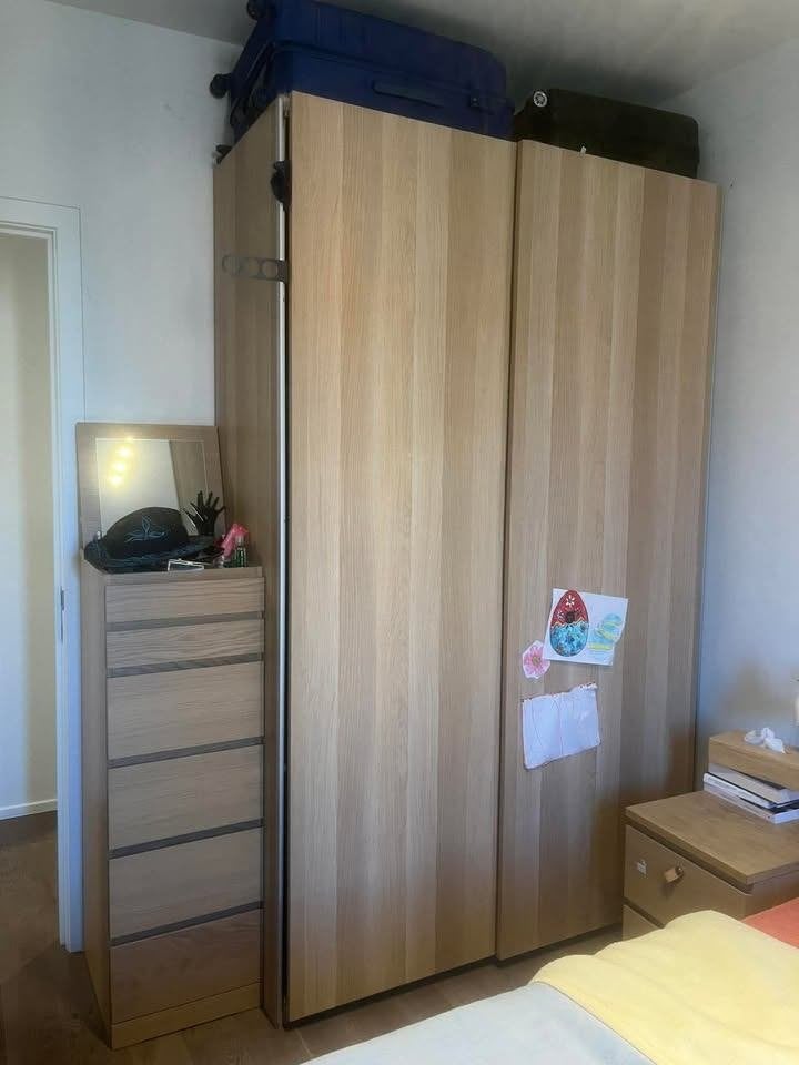 Dubbele kledingkast met meerdere planken, Comme neuf, 100 à 150 cm, Avec espace de penderie, 50 à 75 cm
