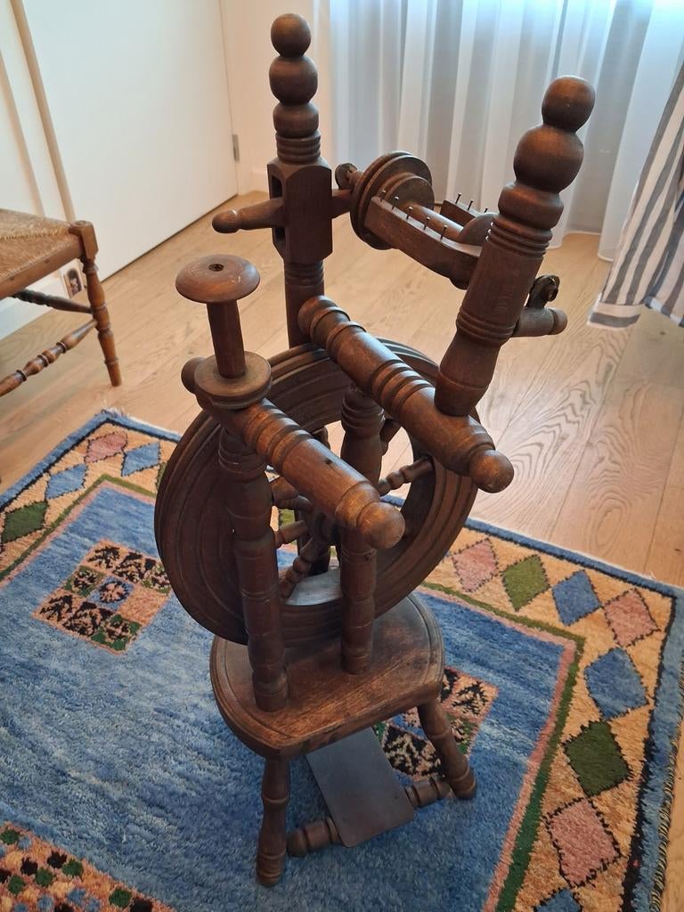 Spinnenwiel van 1950. Voor in een interieur Bieden mag, Hobby en Vrije tijd, Spinnewielen en Spinnen, Ophalen