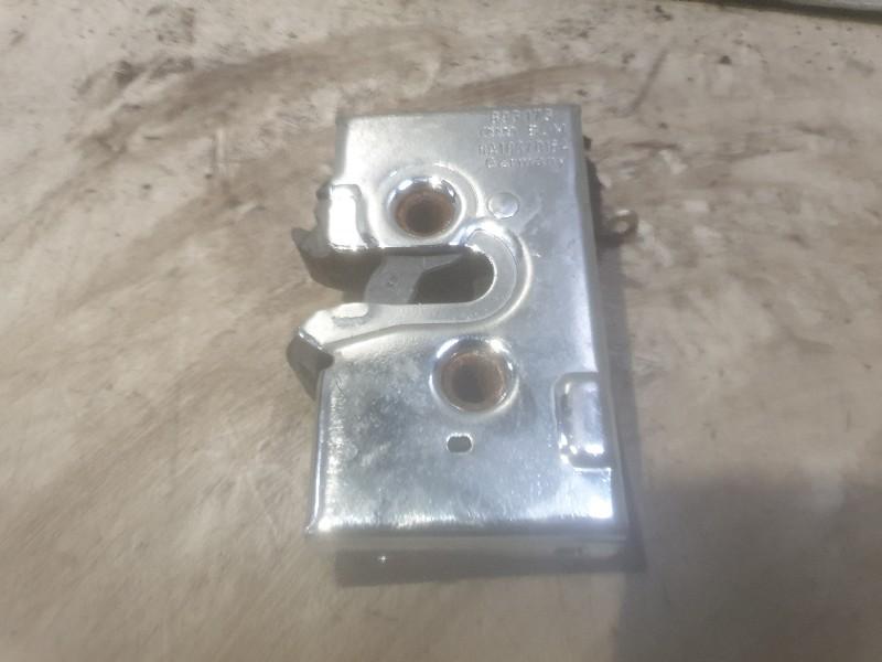 SERRURE DE PORTE AVANT DROITE Audi 80 (B4) (8a1-837-016-a), Utilisé, Droite, Audi