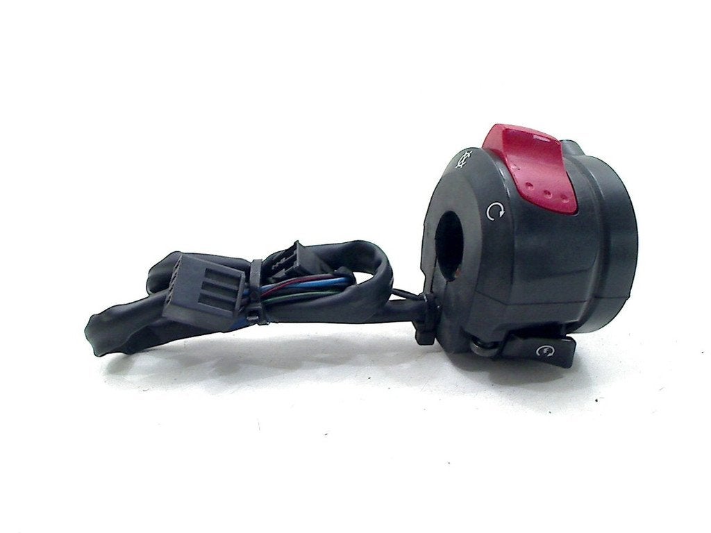 STUURSCHAKELAAR RECHTS Suzuki SFV 650 Gladius (01-2000/-), Motoren, Dhr. S. di Majo, Gebruikt, Info@cama-motorparts.nl, P.J. Troelstraweg 8 8
3144 CX  MAASSLUIS, NL
