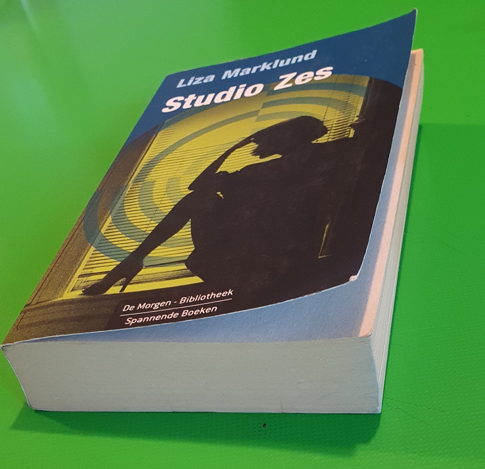 Studio Zes/Lisa Marklund, Gelezen, Ophalen of Verzenden, Nederland, Liza Marklund