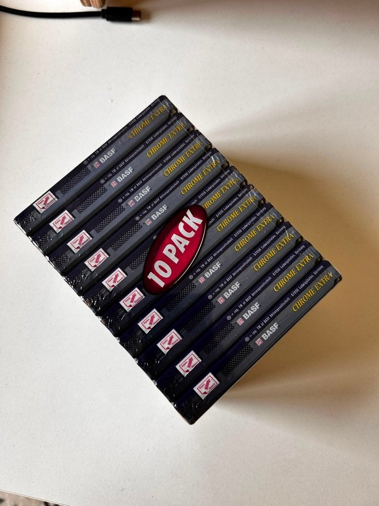 BASF CE II Chrome Extra 90–Pack de 10 cassettes Type II, CD & DVD, Enlèvement ou Envoi, Avec boîte de rangement, étagère ou coffret