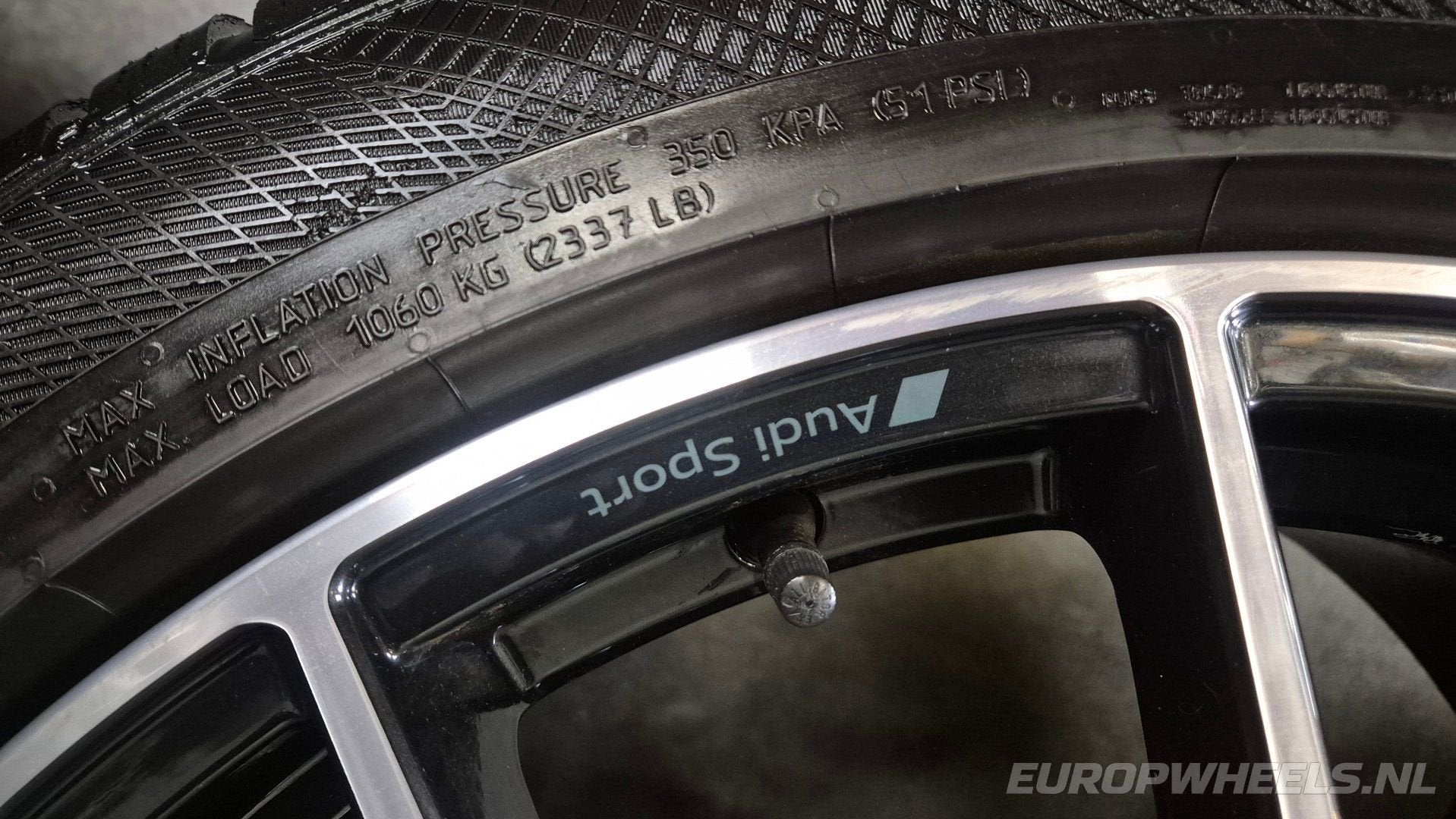 Jantes d'origine Audi Q8 SQ8 4M8 de 22 pouces avec pneus hiv, Pneus et Jantes, Pneus hiver, 285 mm, Véhicule de tourisme