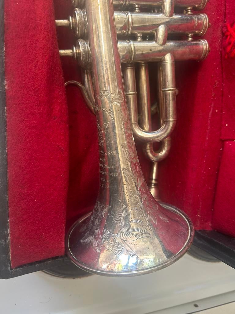 Prachtige antieke trompet met koffer, Muziek en Instrumenten, Ophalen, Zo goed als nieuw, Met koffer