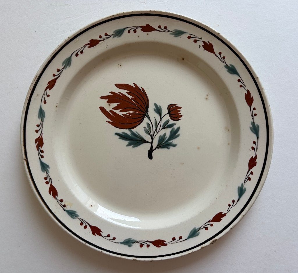 1798-1816 LONGWY Assiette terre de pipe décor chrysanthème, Envoi