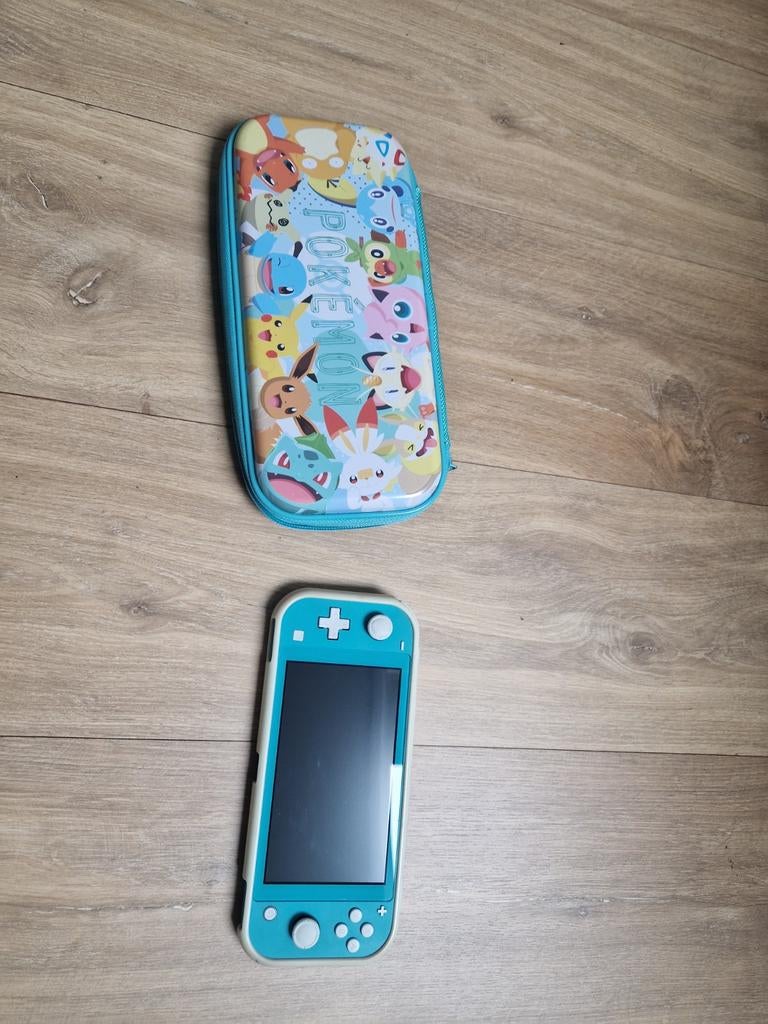 Nintendo switch lite met beschermer, Games en Spelcomputers, Spelcomputers | Nintendo Switch Lite, Ophalen, Turquoise