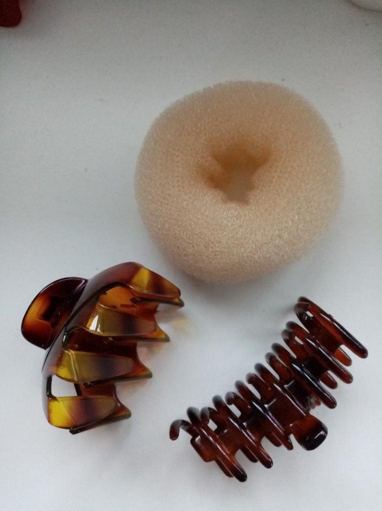 Veritas : 2 nieuw haarklemmen hairclips + nieuw haardonut., Handtassen en Accessoires, Ophalen of Verzenden