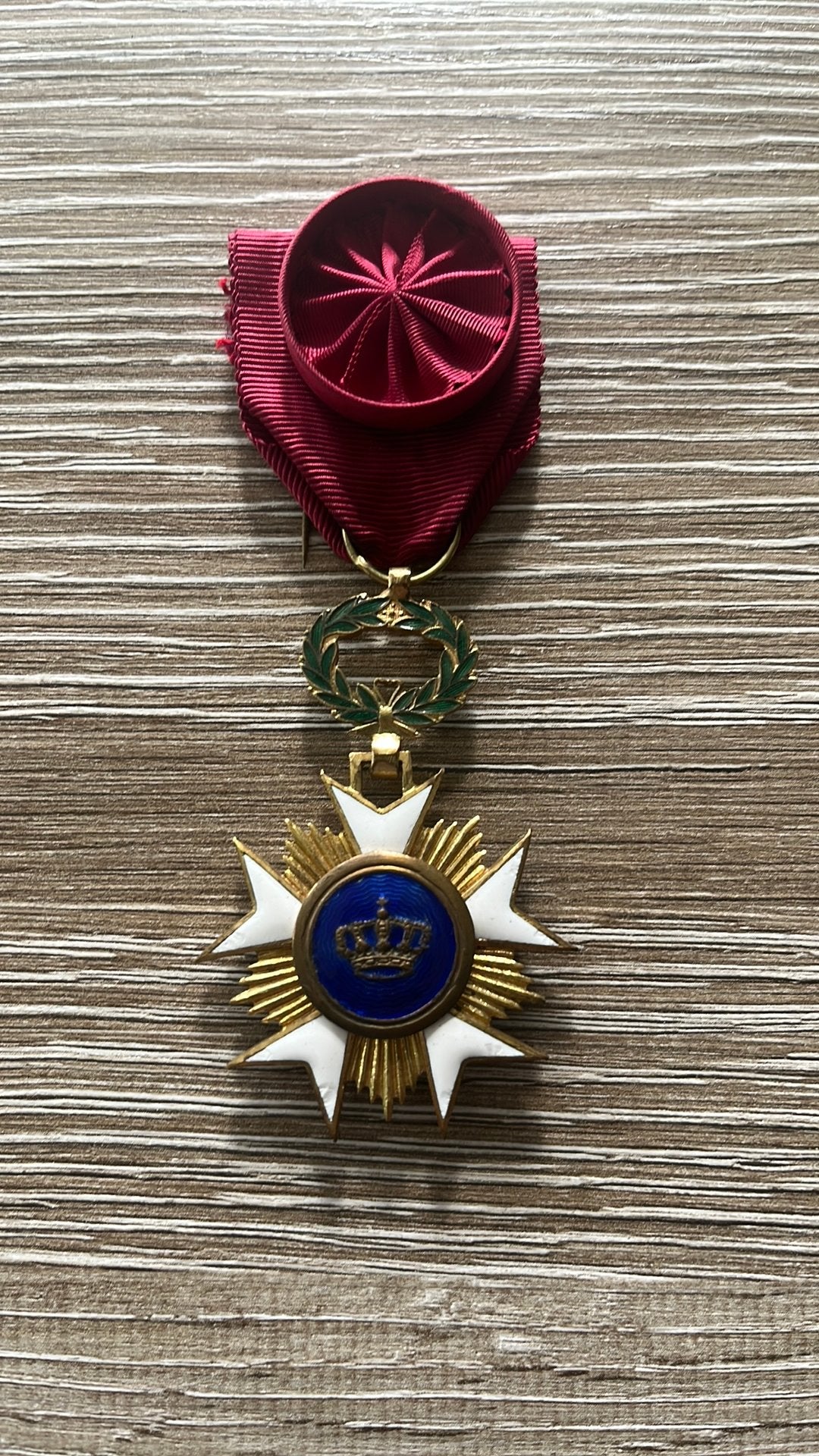 Médaille d'officier de l'Ordre de la Couronne, Collections, Objets militaires | Général, Enlèvement ou Envoi, Autres, Ruban, Médaille ou Ailes