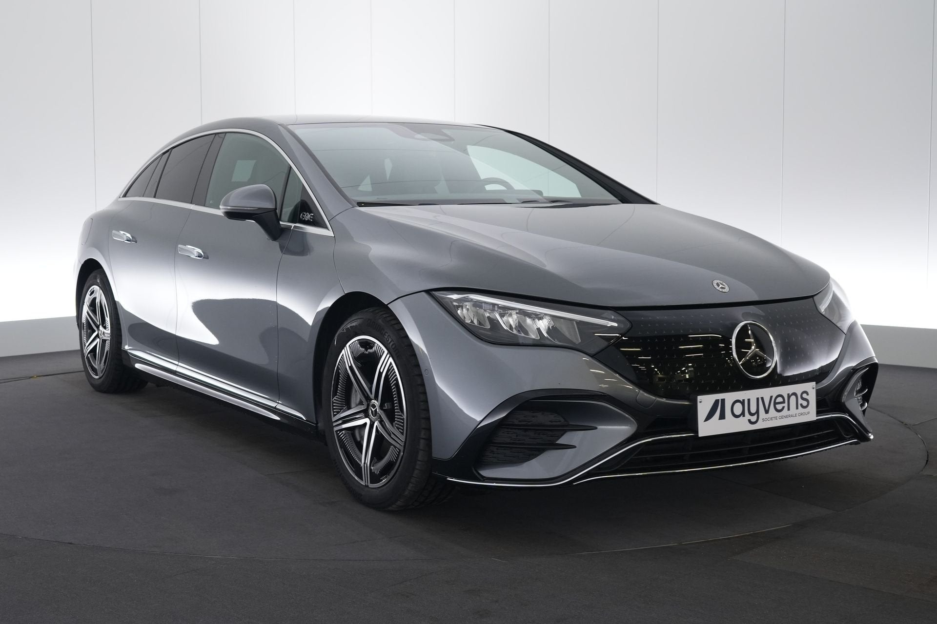 (2ECS482) MERCEDES-BENZ EQE, Autos, Argent ou Gris, Achat, Ordinateur de bord, Carnet d'entretien