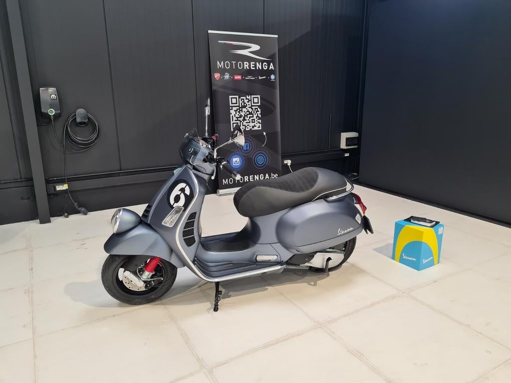 Vespa 300 gtv sei giorni, Fietsen en Brommers, Scooters | Vespa