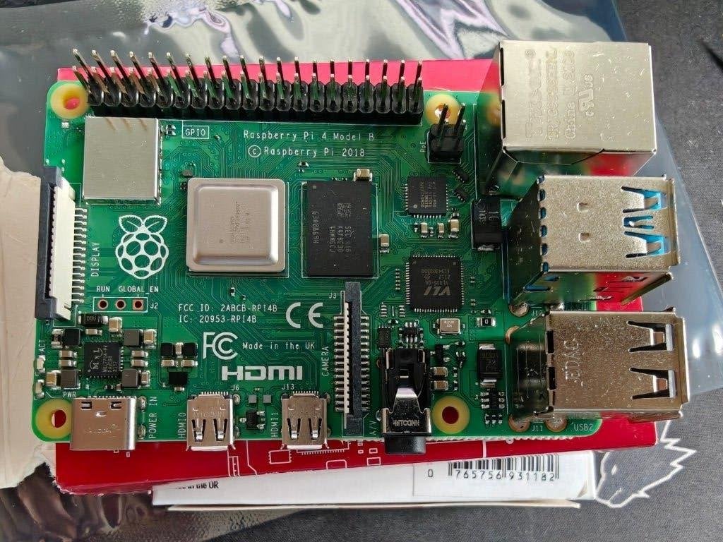 Raspberry Pi 4 Model B 4GB RAM + originele doos, Hobby en Vrije tijd, Elektronica-componenten, Ophalen of Verzenden, Nieuw