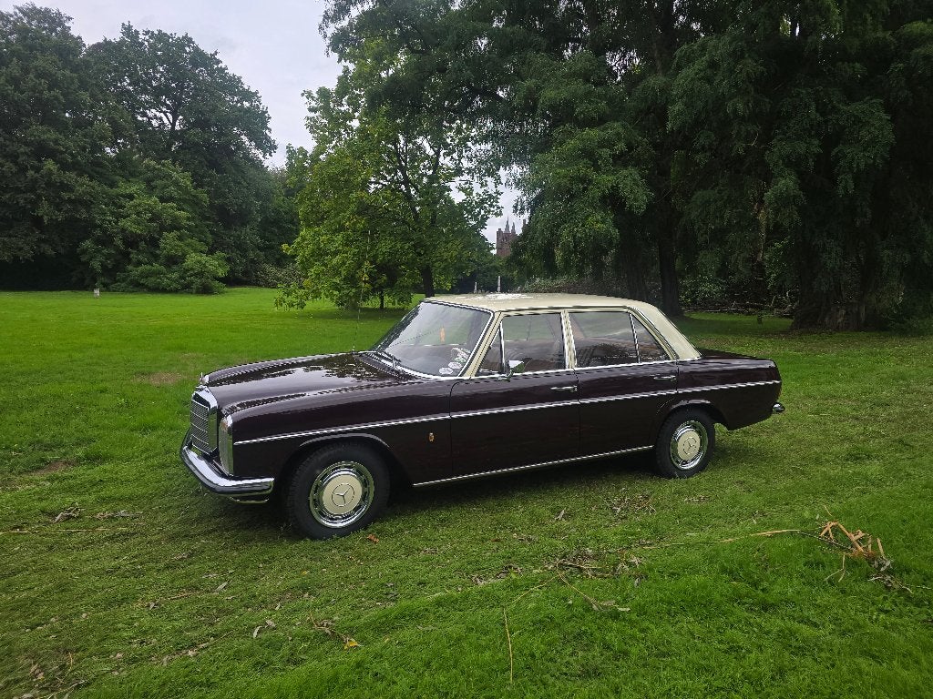 Mercedes 220D Strich-8, Autos, Achat, 4 portes, Boîte manuelle, 223 g/km