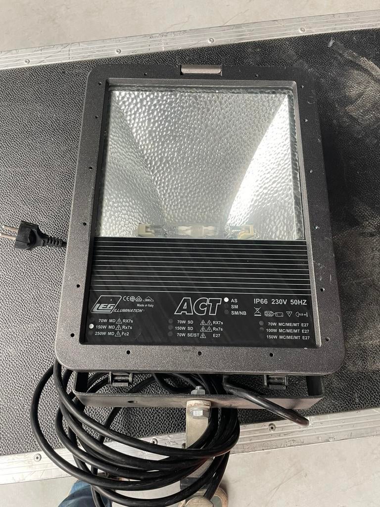 14 x HQI Spots met kist te koop, Ophalen, Gebruikt, 50 tot 200 watt, Lamp met armatuur