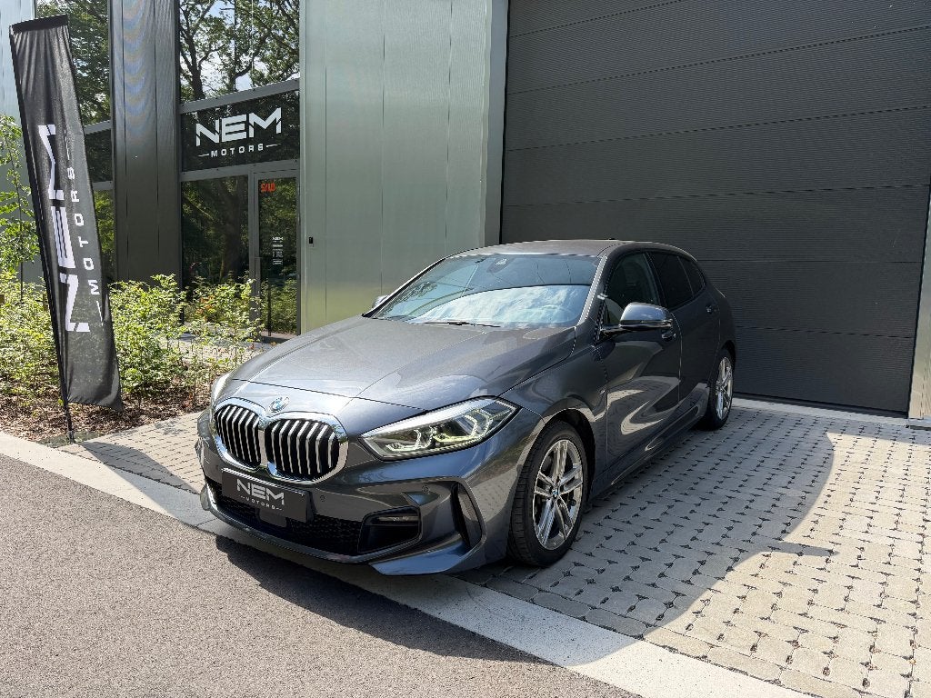 BMW 118i M-Sportpakket,GARANTIE,NAVI,ACC,LED,AIRCO,CARPLAY, Auto's, BMW, Dealer onderhouden, 1 Reeks, Bedrijf, 5 deurs