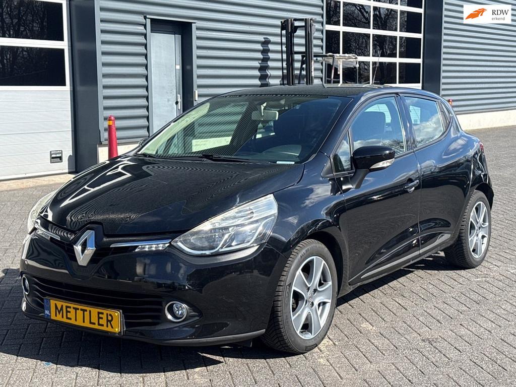Renault Clio 0.9 TCe Expression, navigatie, cruise control, Voorwielaandrijving, Gebruikt, 540 kg, Zwart