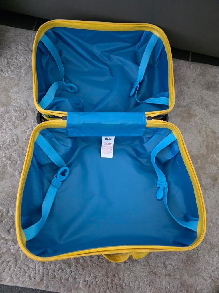 Valise pour enfant en forme de voiture, Enlèvement