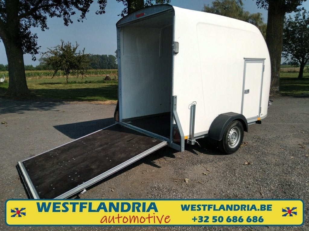 Gesloten motortrailer met beugel en reservewiel, Ophalen