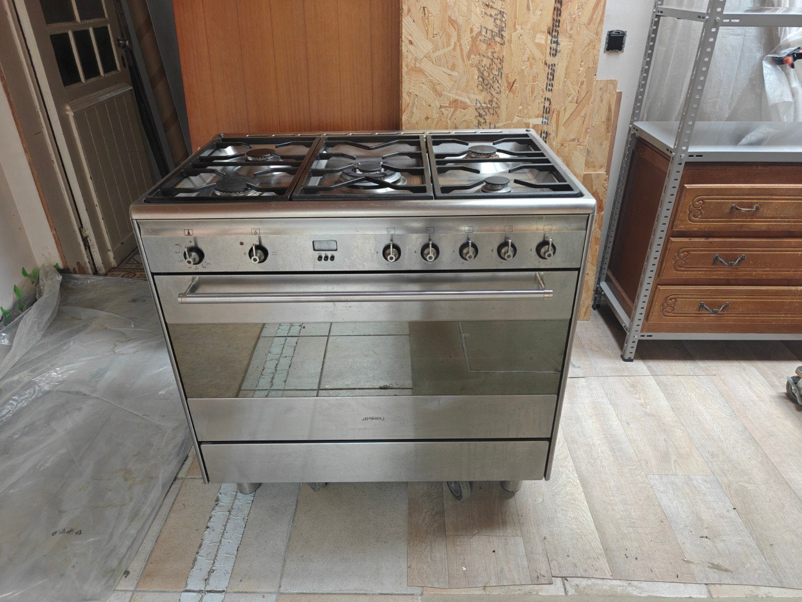 SMEG fornuis + oven gas 90cm 5pits, Elektronische apparatuur, Ophalen, 60 cm of meer, Grill, Gas