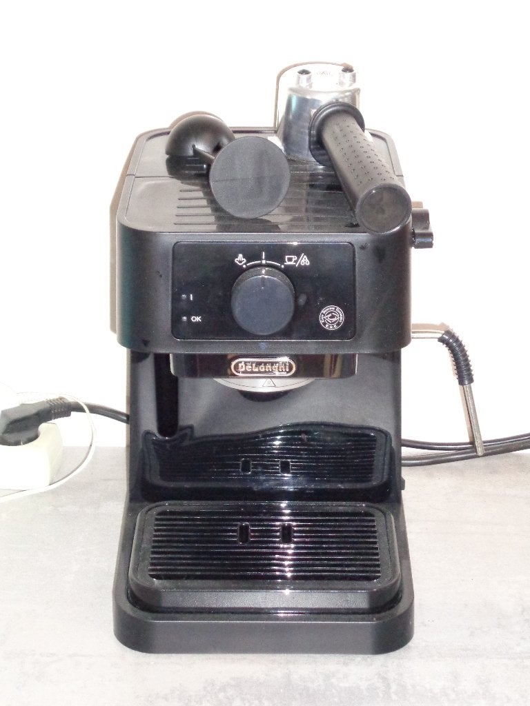 Machine à café Delonghi, Electroménager, Cafetières, Enlèvement, Comme neuf, Café moulu, Réservoir d'eau amovible