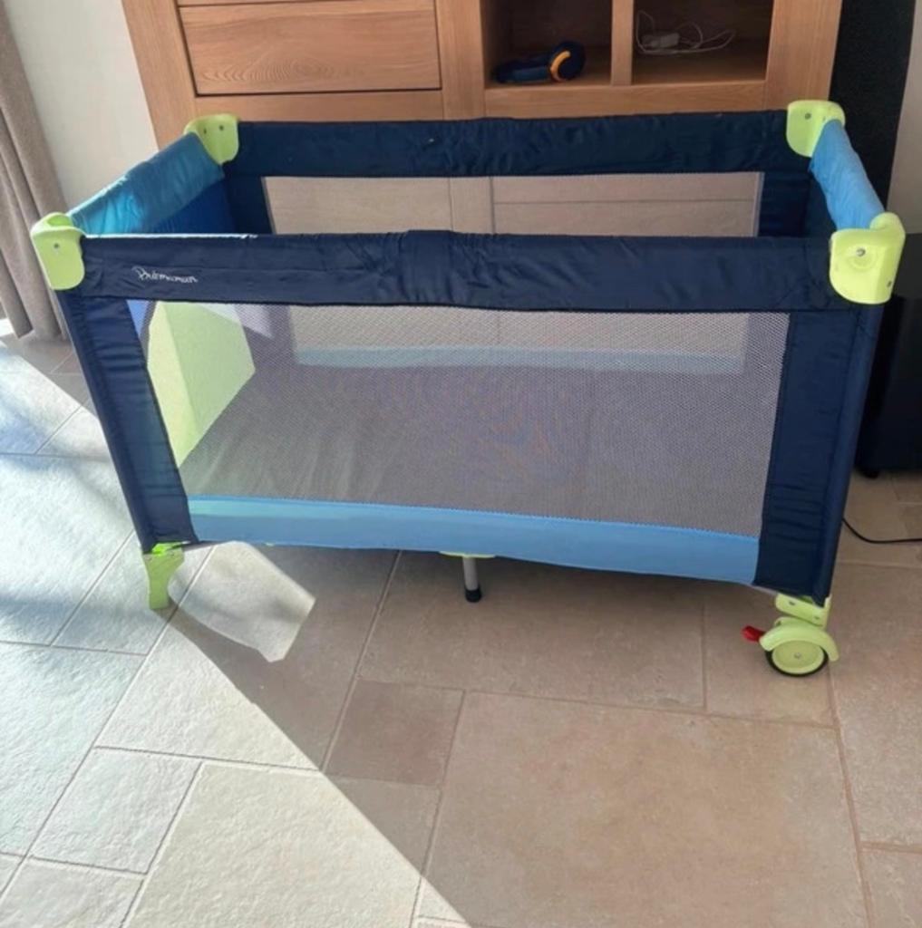 Lit bébé de voyage et matelas premaman, Enfants & Bébés, Enlèvement, Comme neuf, Lit