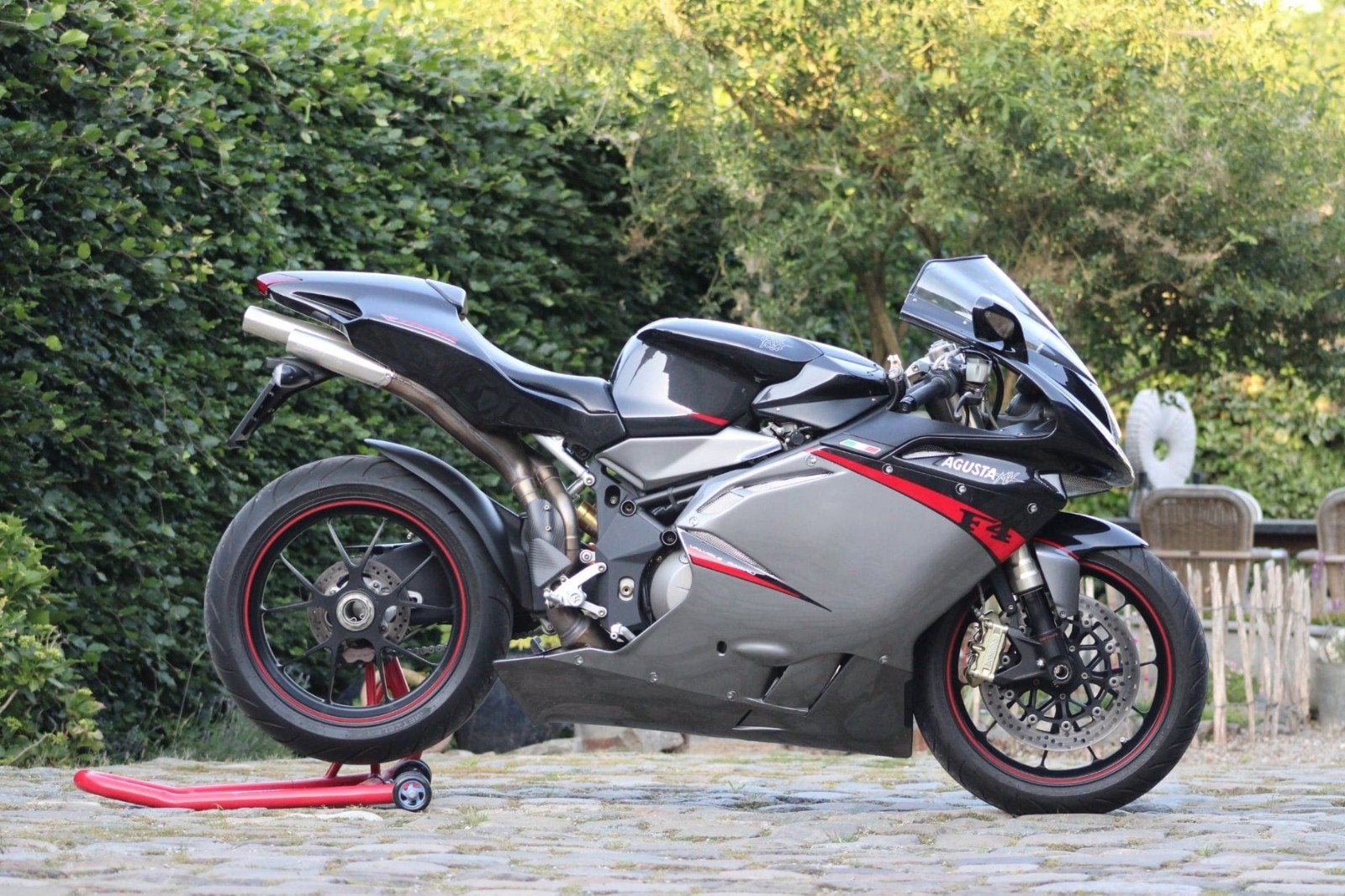 Collectorsitem, orginele MV Agusta F41000R Monoposto, Motoren, Occasion, 4 cilinders, Motorrijbewijs A, Super Sport