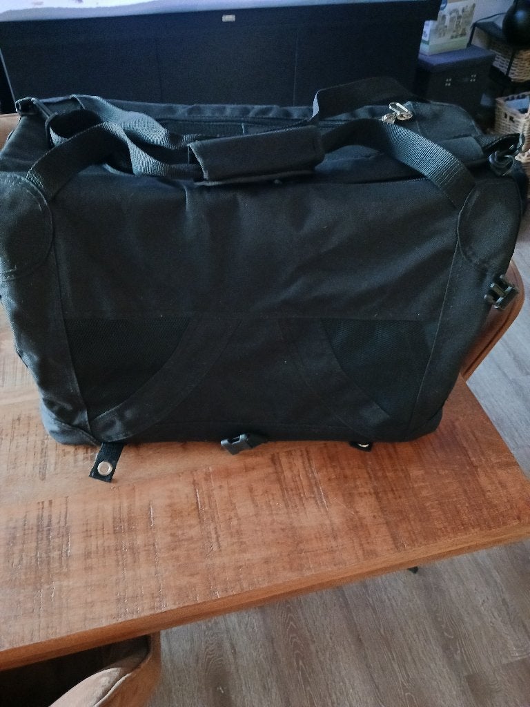 Reisbench, Dieren en Toebehoren, Ophalen, Zo goed als nieuw
