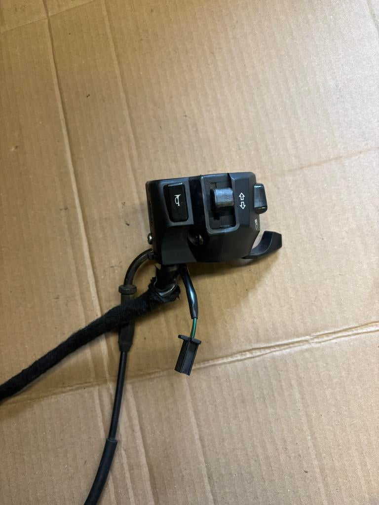 Commodo gauche pour yamaha tzr 50 / mbk x-power 50 am6, Enlèvement ou Envoi