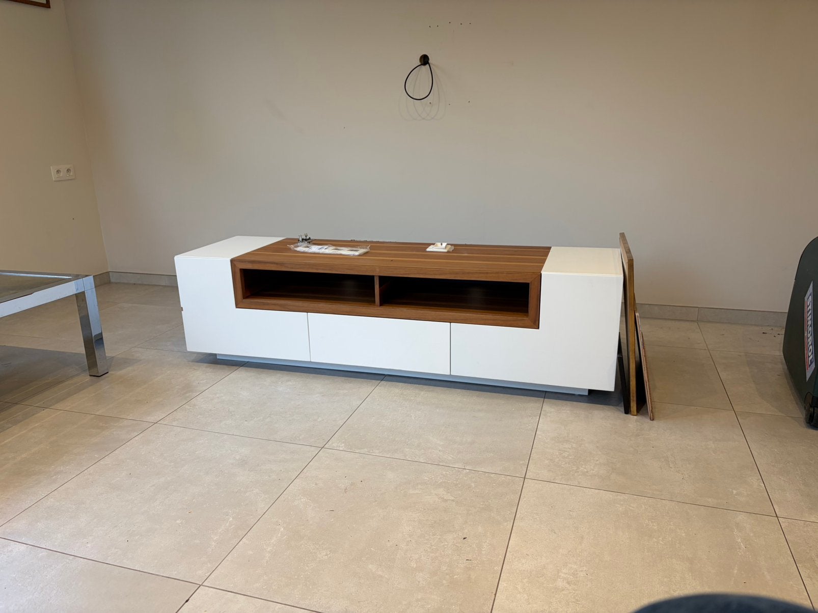 GRATIS tv kast, Enlèvement, Comme neuf