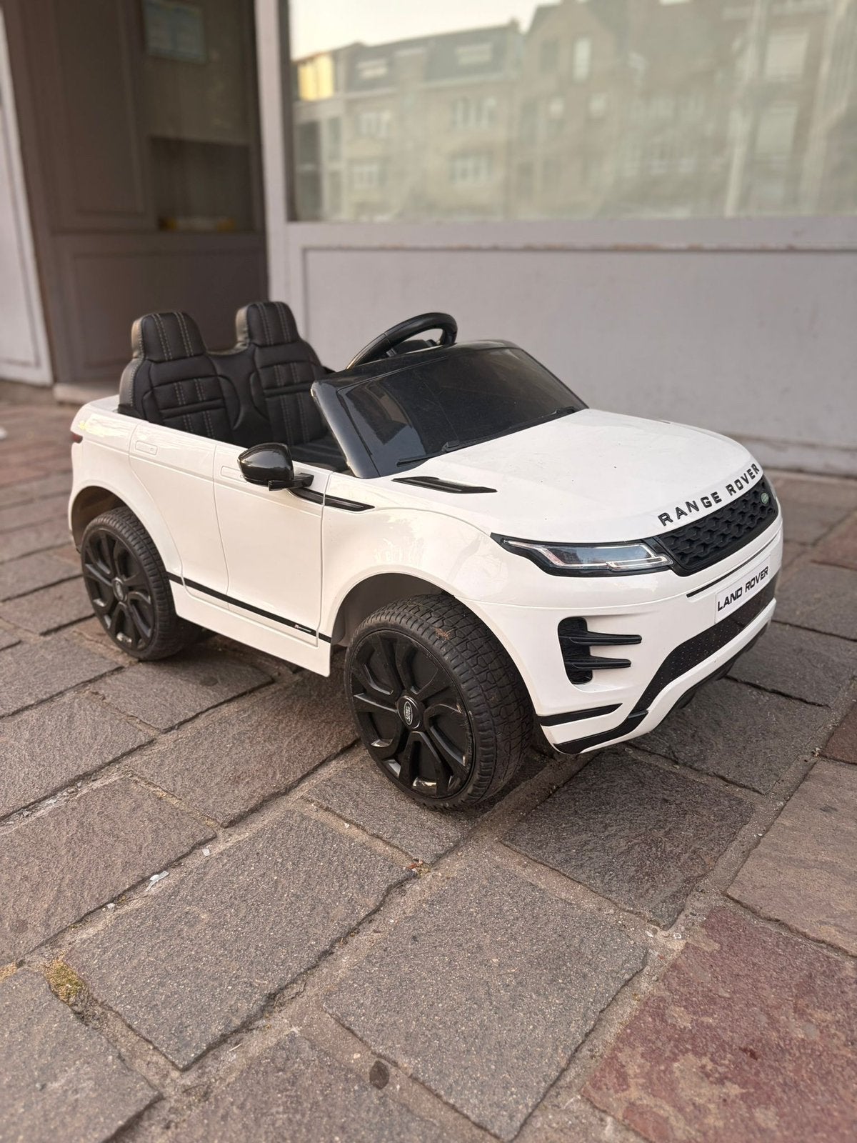 Elektrische kinderauto type Range Rover Evoque 12V, Ophalen, Zo goed als nieuw