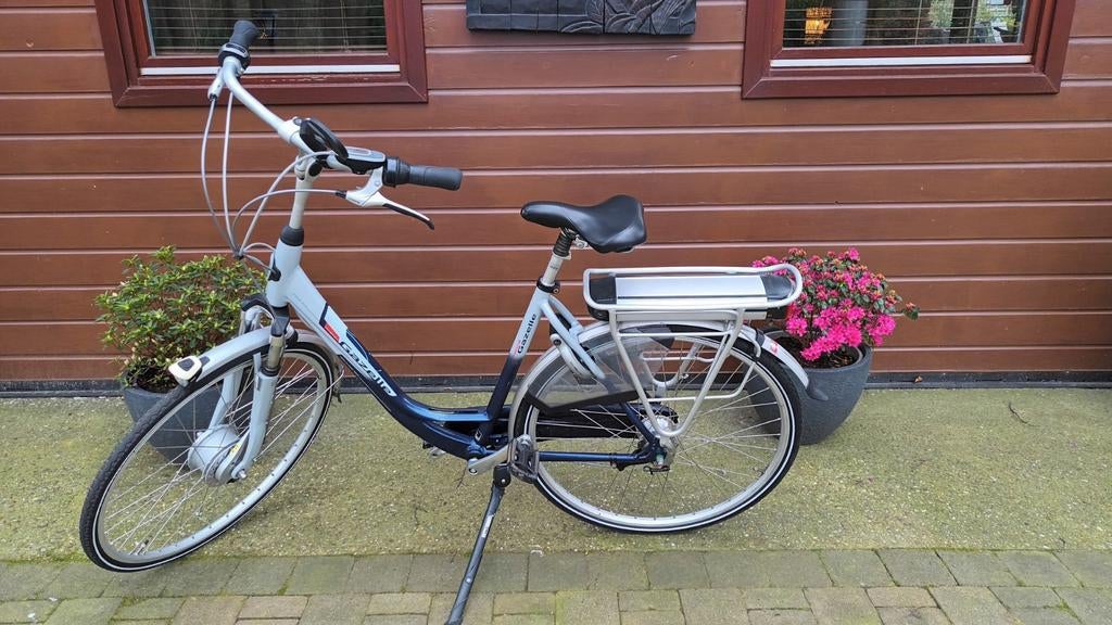 Solide elektrische damesfiets met prima batterij., Fietsen en Brommers, Elektrische fietsen, Ophalen, Gazelle