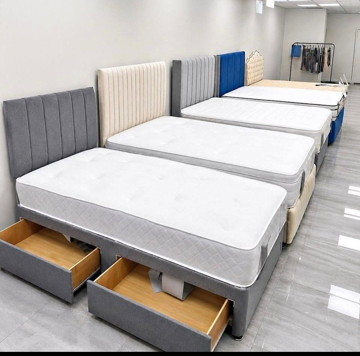 Modern Bedframe – Luxe & Sterk Bed, Ophalen of Verzenden, Nieuw