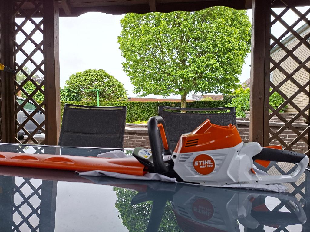 accu heggenschaar stilh hsa 100, Ophalen, Zo goed als nieuw, Accu, Viking / Stihl