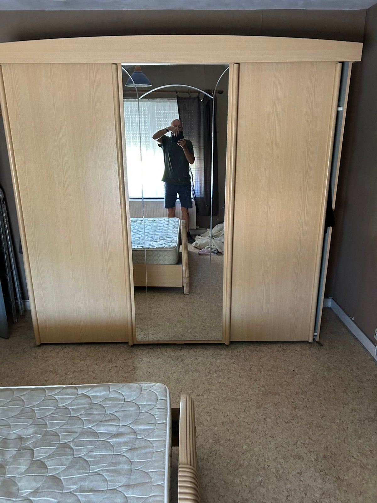 Kleerkast. Afm 2.40 x 2m hoog, Ophalen, Zo goed als nieuw