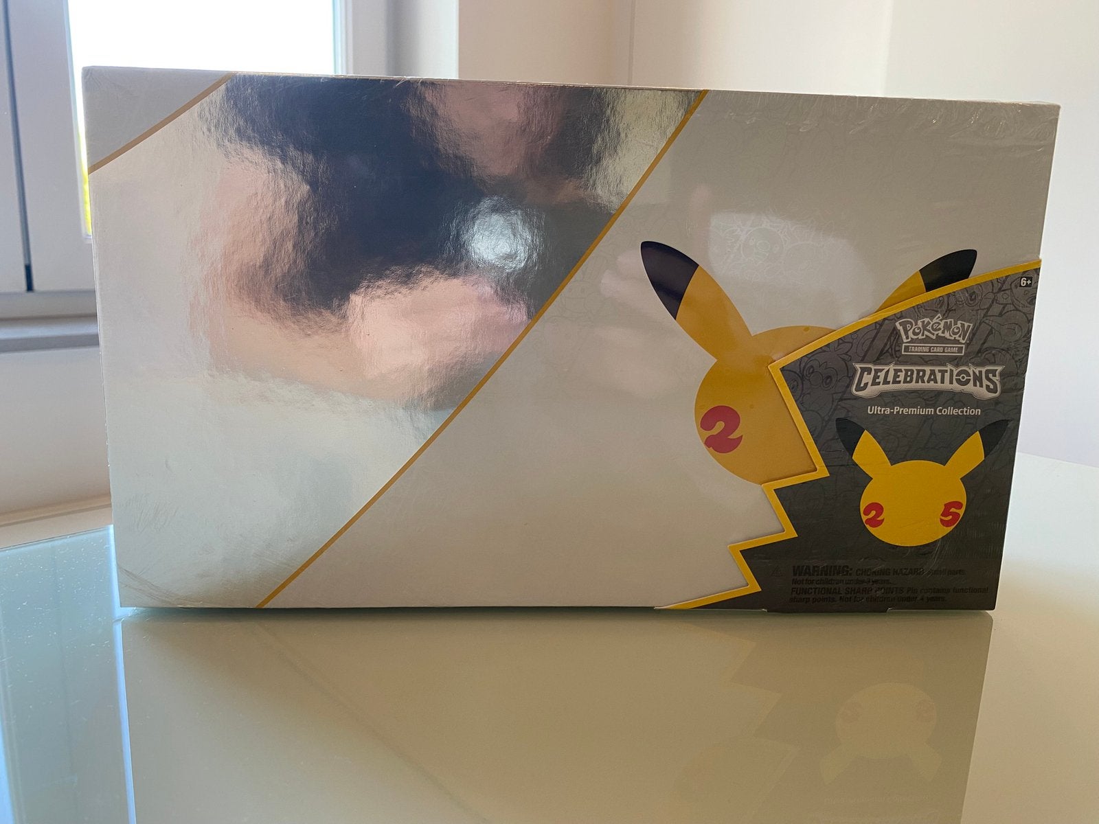 Pokemon 25j Celebrations Ultra Premium Collection, Enlèvement, Neuf, Autres types
