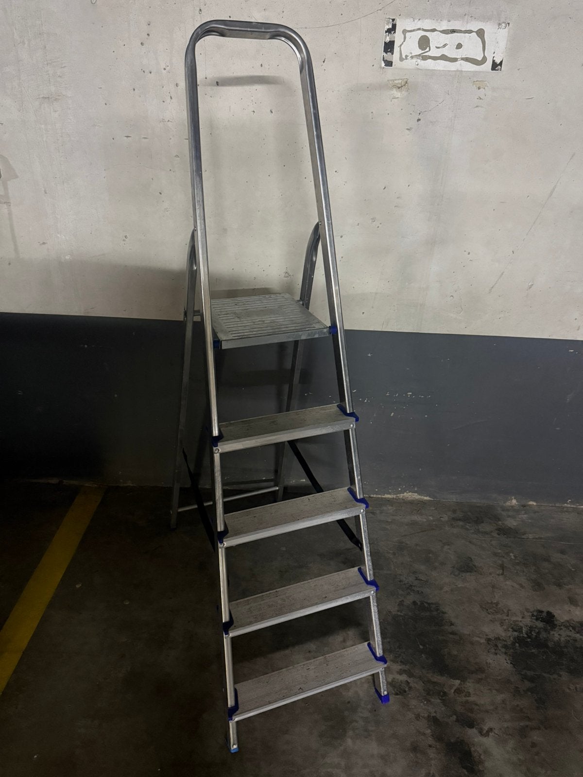 Echelle 5 marches, Bricolage & Construction, Échelles & Escaliers, Pliable ou rétractable/escamotable, Moins de 2 mètres, Comme neuf