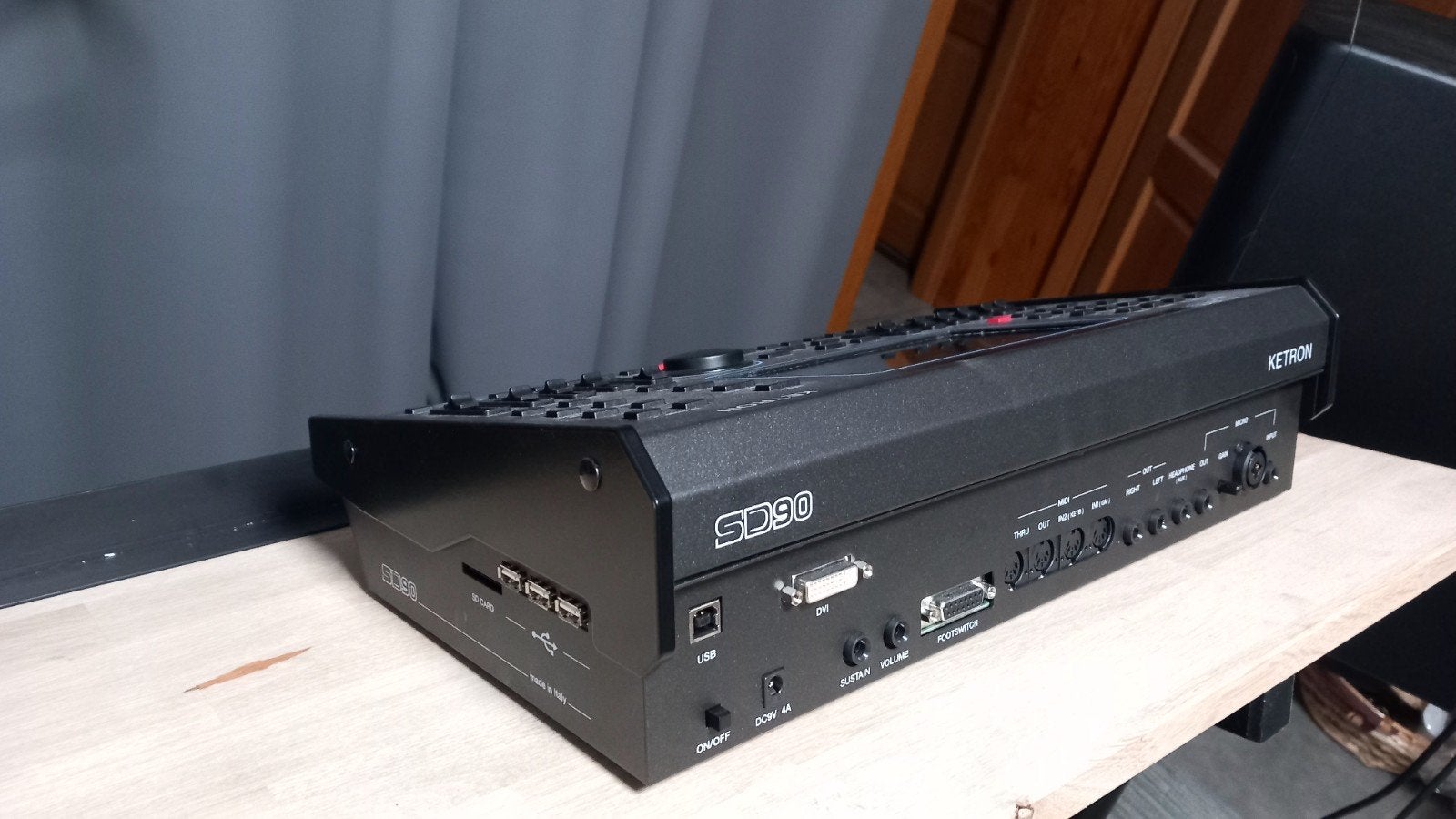 Ketron Sd90, Enlèvement, Comme neuf, Connexion MIDI