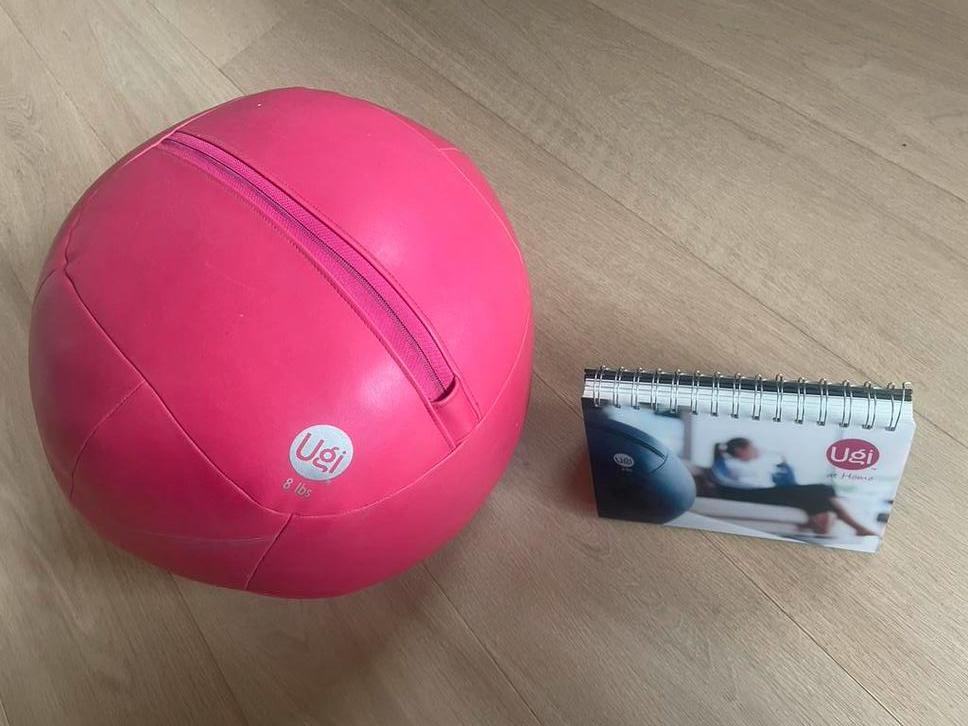 Ugi bal met boekje oefeningen, Sport en Fitness, Ophalen, Gebruikt