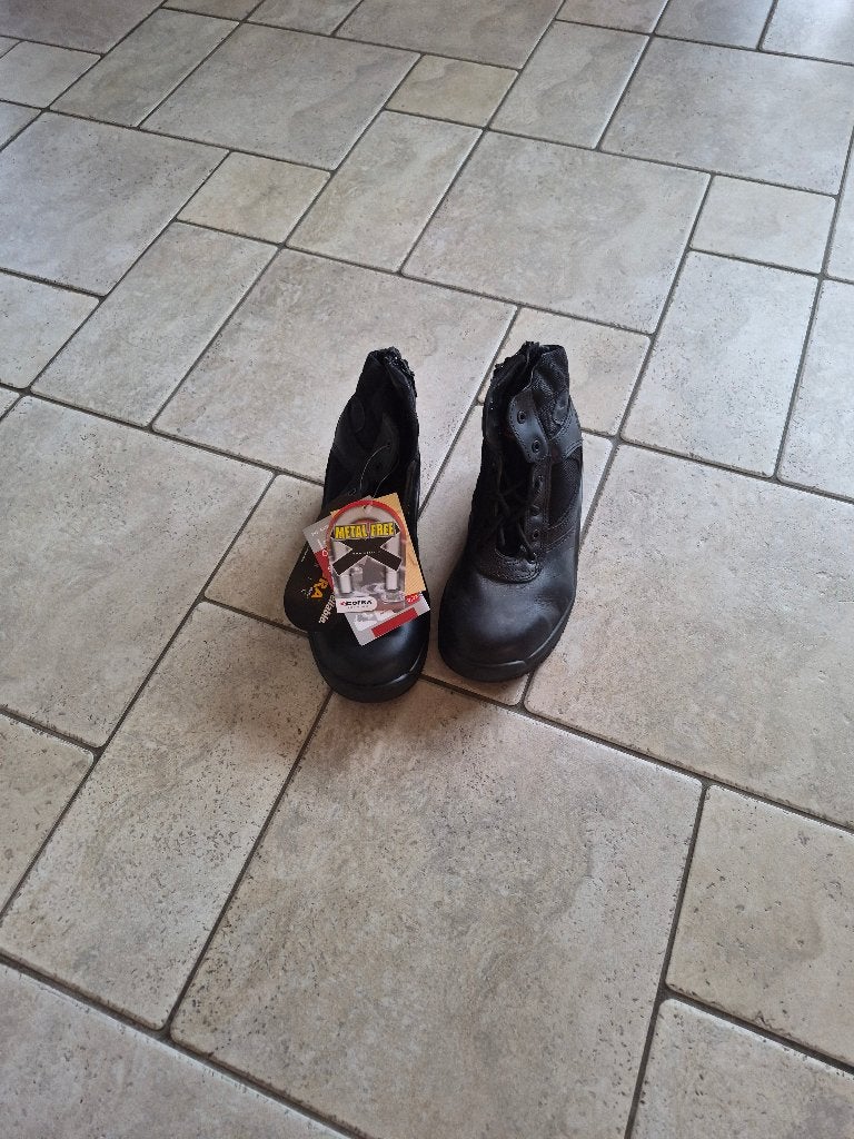 Bottines Cofra, Neuf, Boots et Botinnes, Noir, Cofra