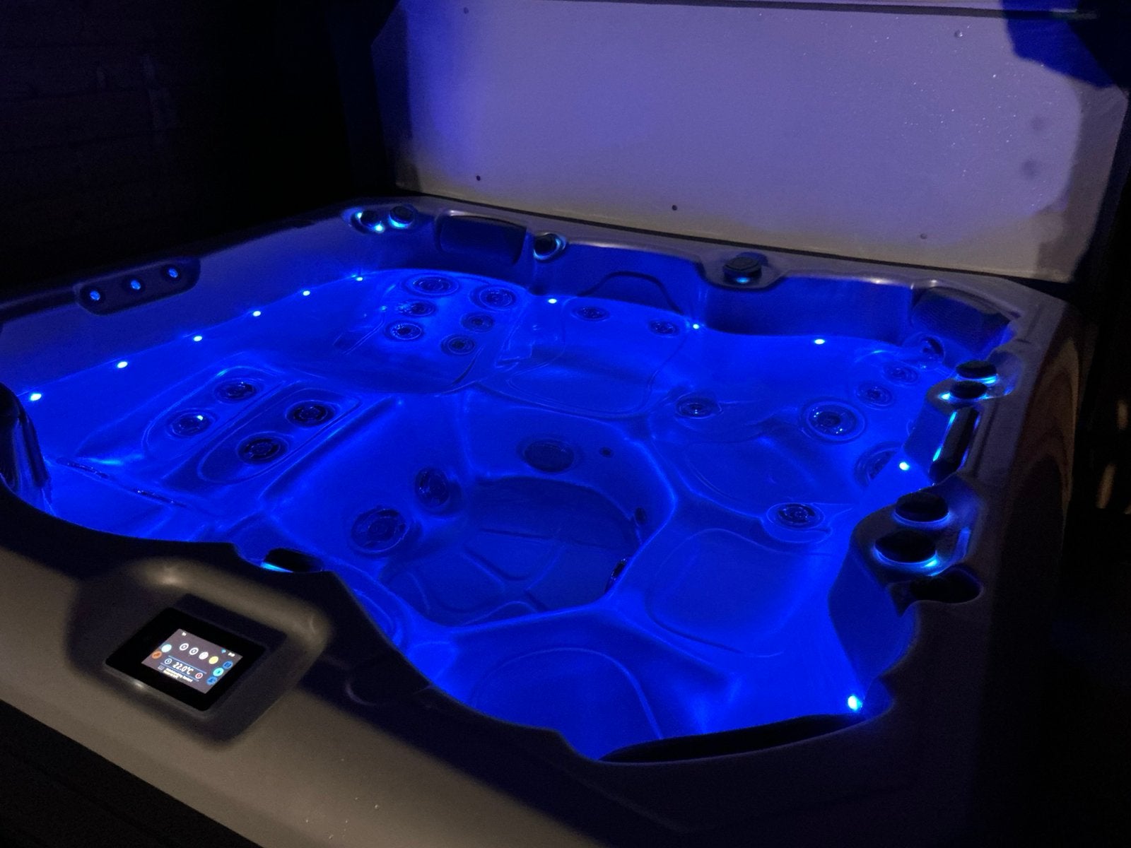 Jacuzzi Spa Wellis Malaga, Tuin en Terras, Ophalen, Zo goed als nieuw, Afdekzeil, Vast