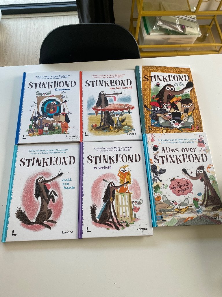 Stinkhond, Boeken, Ophalen of Verzenden, Zo goed als nieuw, Sprookjes