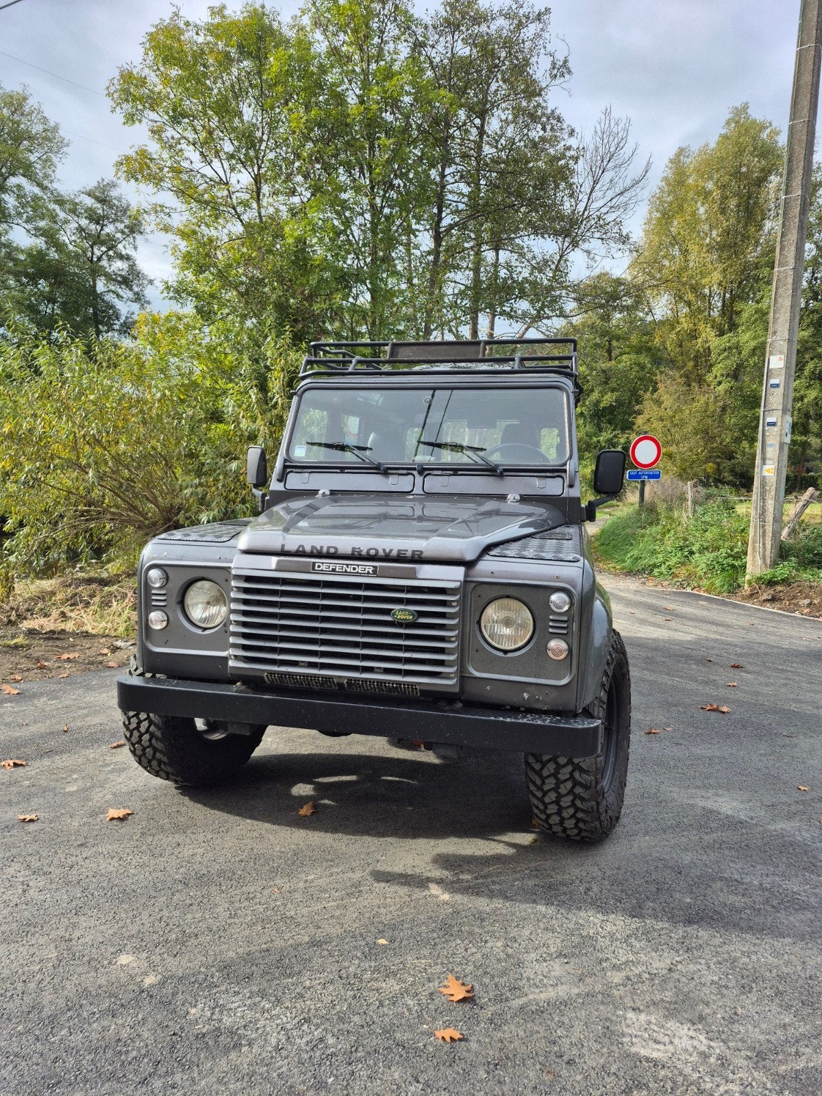 land rover defender 110 full option, Autos, Argent ou Gris, Achat, Boîte manuelle, Noir